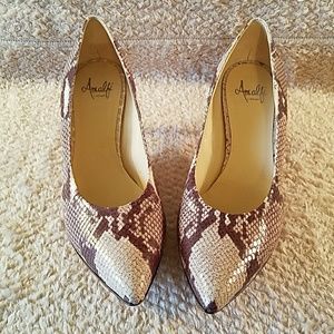 Amalfi-Rangoni Beige Snake Embossed Leather Pumps